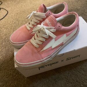 Revenge X storm wmns size 6